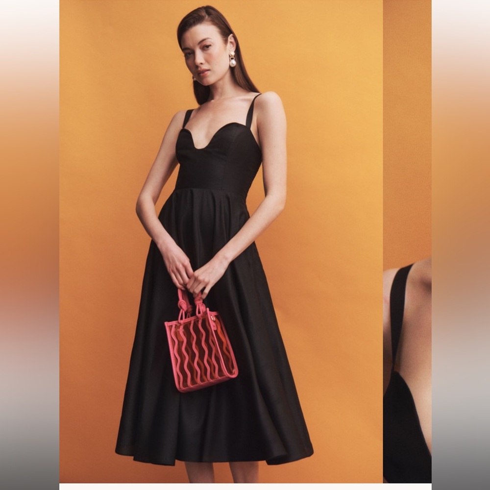 Never worn sweetheart u neck black evening dress by hutch
